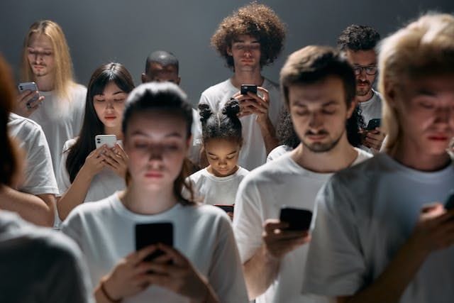 Is Your Mobile Hurting Your Health? What is Text Neck and Can Chiropractic Care Help? Is Your Mobile Hurting Your Health? What is Text Neck and Can Chiropractic Care Help?